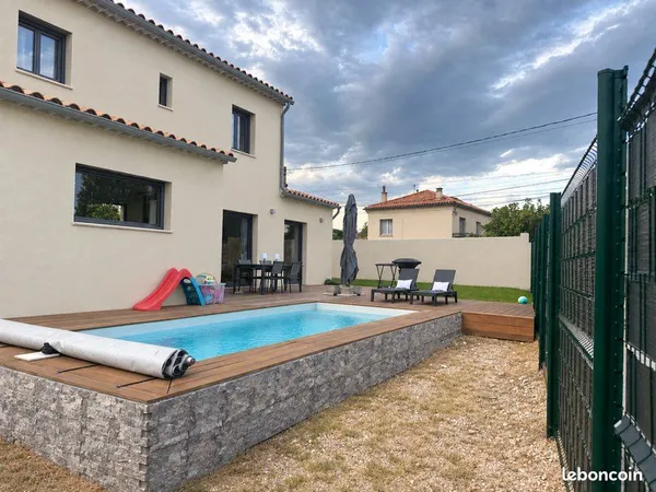 Villa contemporaine avec piscine