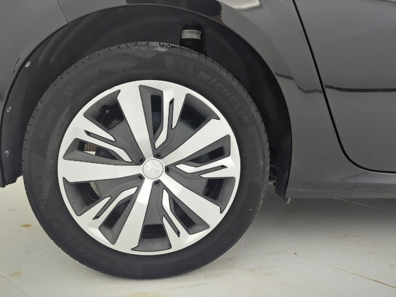 Peugeot 208 puretech 100 s&s bvm6 active — photo 32