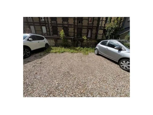 Parking 12 m²