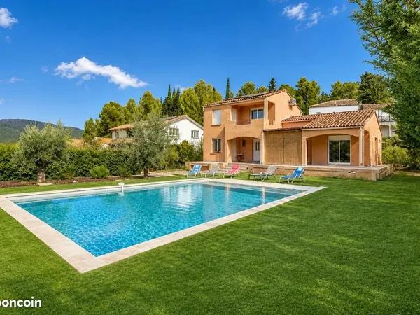 Villa 5 pièces 150 m²