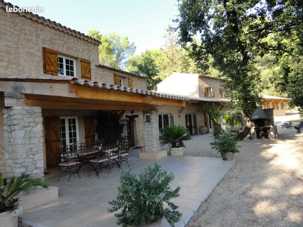 Appartements T3 spacieux et confortables dans grande propriété à Draguignan (VAR)