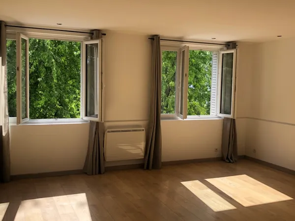 Vends appartement traversant - 59m2 - centre ville