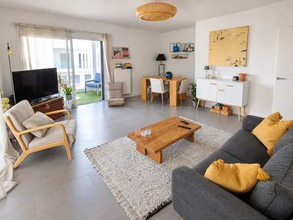 LE BOUSCAT - 2 PIÈCES 60 M² - LOGGIA 17 M² - PARKING
