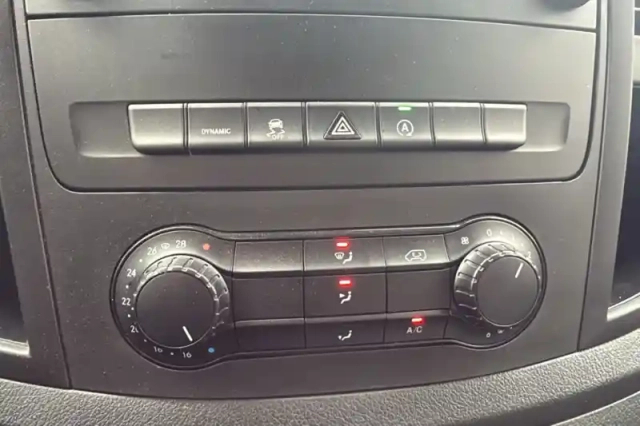 Mercedes Vito fourgon 114 cdi long bva rwd — photo 14