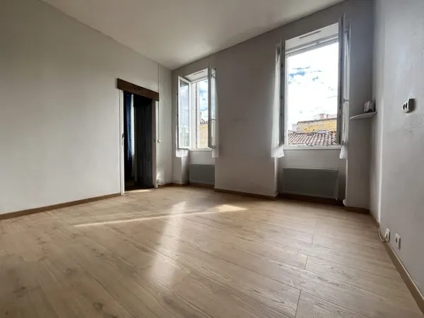Appartement type 3 Belcier très bon état