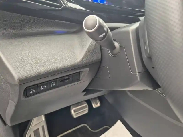Peugeot 408 phev 225 e-eat8 — photo 25