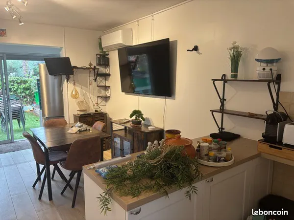 Rez de jardin en face de Fan Fan