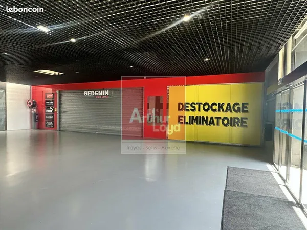 Local commercial 665 m² TROYES