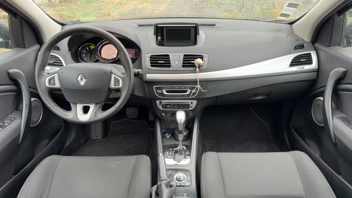 Renault Megane 1.5 dCi 110 EDC6 - Dynamique – 2012 – 96665 km – Diesel – Boîte Automatique — photo 19