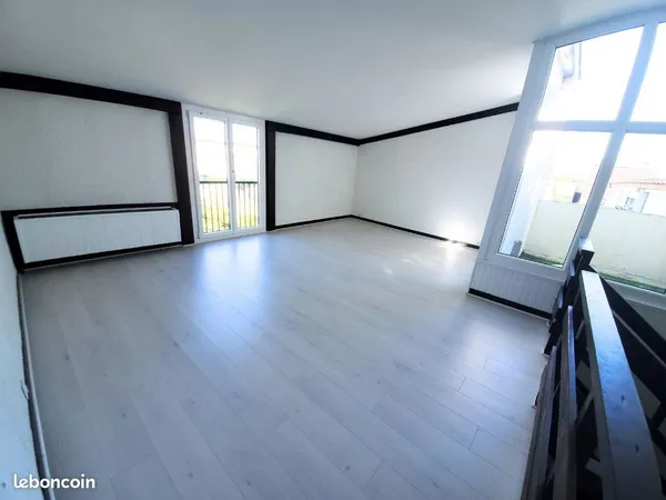 Torcy Le Clos - appartement 90 m²- lumineux - beaux volumes - extérieur et box fermé - 3 chambres