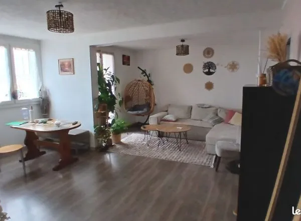 Magnifique appartement T4-5 climatisé avec exterieur de 82 m2 (76 m²carrez) avec vue mer
