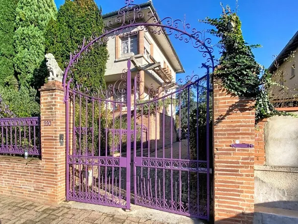 Une maison de caractère des années 1930 sur une belle parcelle constructible de 1 859 m² à Montauban