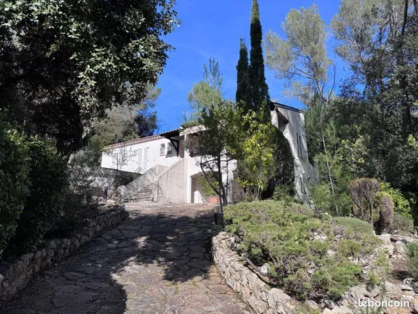 Maison saint gely du fesc