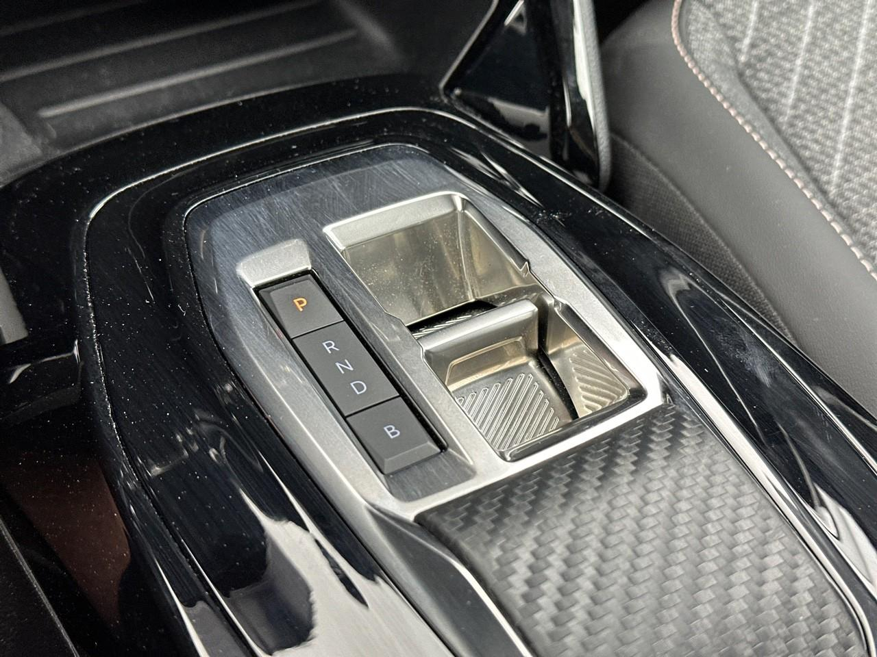 Peugeot 208 electrique 50 kwh 136ch allure — photo 29