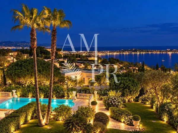 Villa 7 pièces 254 m²