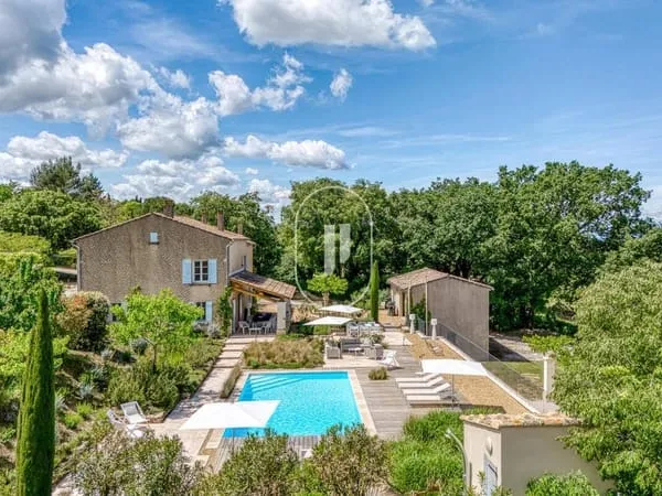 Maison 7 pièces 180 m²