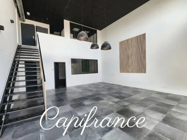 Local commercial 5 pièces 137 m²