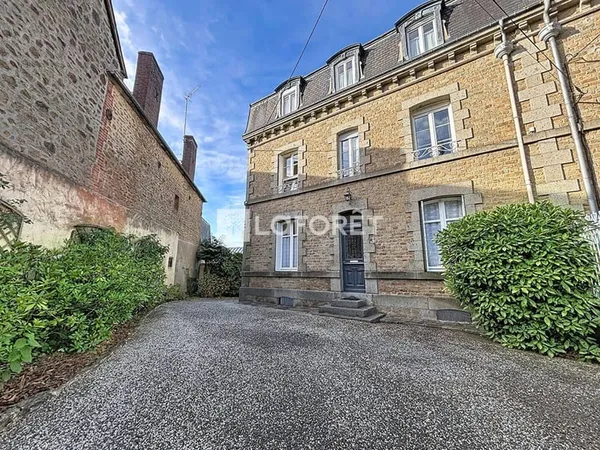 Maison 10 pièces 336 m²