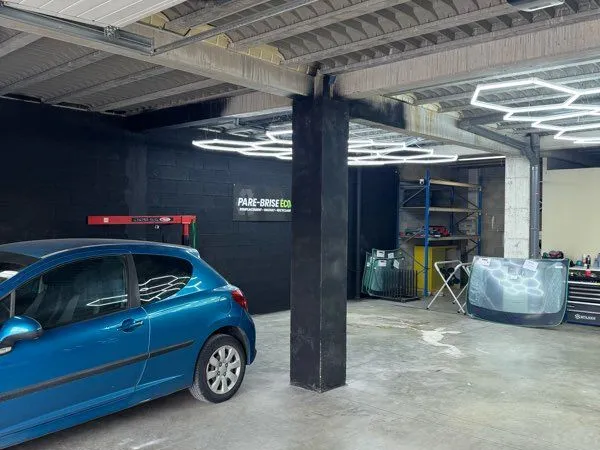 Local 140m2 zone du meyrol