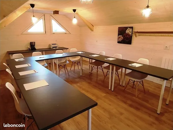 Espace multi activité (réunion - formation - loisir)