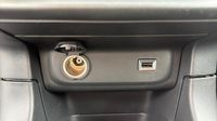 Citroen C3 1.2 PureTech 83ch S&S Shine — photo 21