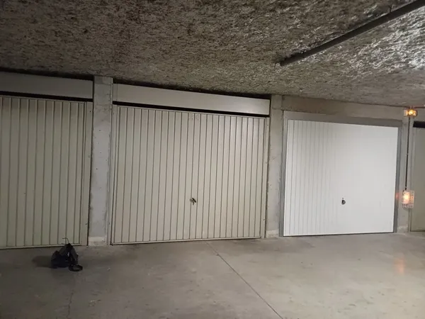 garage boxé, plein centre de Chaponost