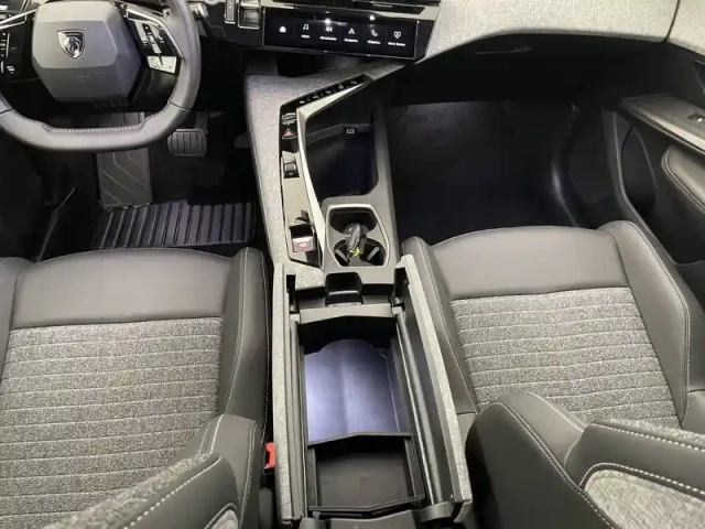 Peugeot 3008 electrique 210 ch 73 kwh — photo 25