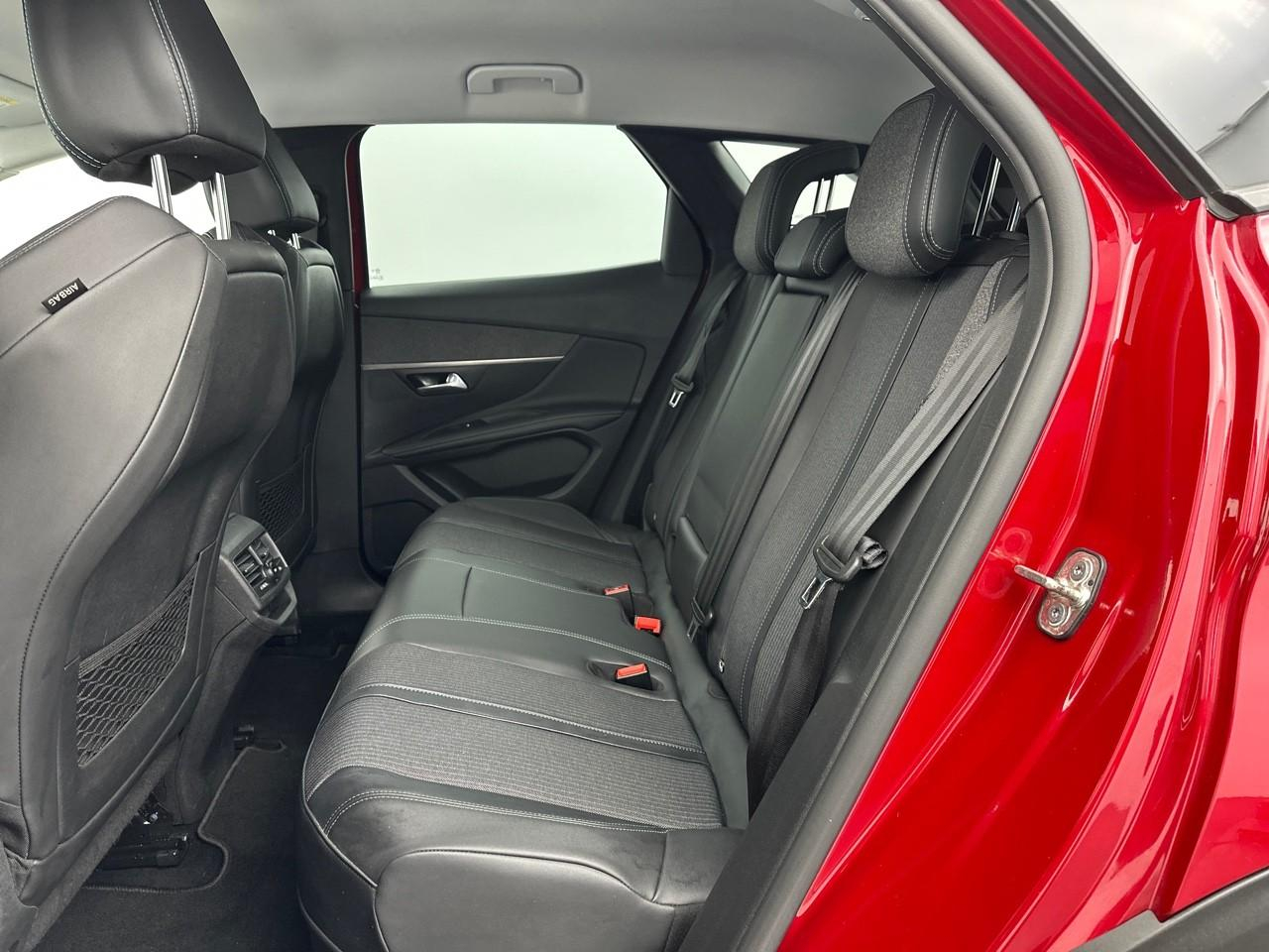 Peugeot 3008 hybrid 225 e-eat8 allure pack — photo 13