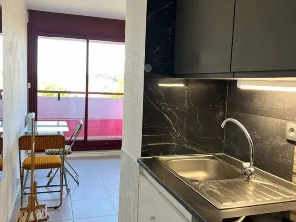 Studio 1 pièce 17 m²