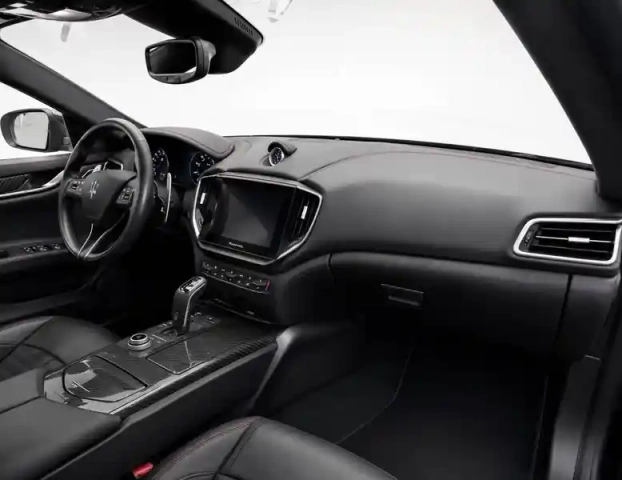 Maserati Ghibli v8 580 ch — photo 17