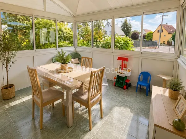 Appartement 100.50 m2 / sous-sol complet garage / jardin / parking