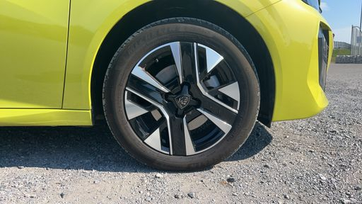 Peugeot 208 1.2 100  Hybrid DCT6 - Allure – 2024 – 10022 km – Hybride essence – Boîte Automatique — photo 17