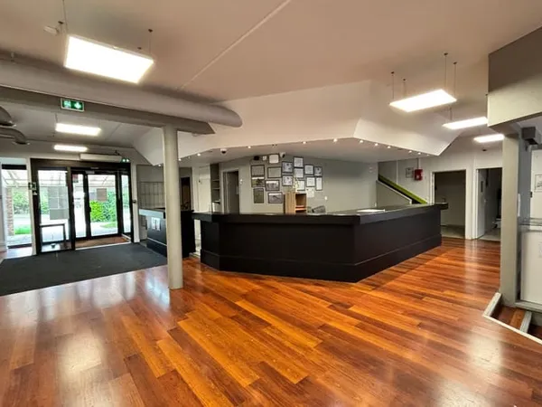 Local d'activité 800 m²