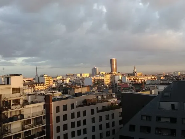 3 PIECES à PARIS AVEC VUE PANORAMIQUE sur tout PARIS