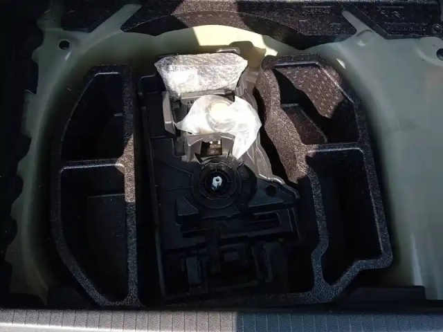 Peugeot 208 puretech 75 s&amp;s bvm5 — photo 30