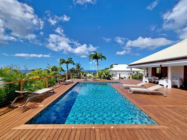 SUPERBE VILLA VUE MER 4 CHAMBRES+BUREAU - PISCINE - DESHAIES