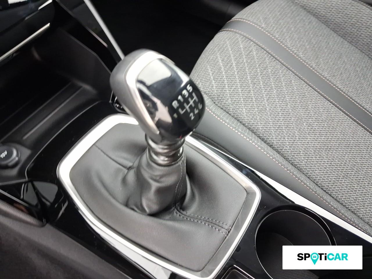 Peugeot 208 1.2 puretech 100ch s&s allure — photo 14
