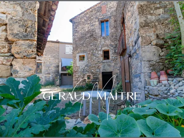 maison de village avec cour, garage et gros potentiel