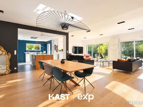 Maison 6 pièces 205 m²