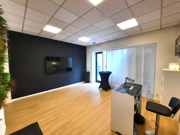 Local commercial 3 pièces 96 m²