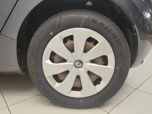 Renault Zoé zoe r110 - 22b — photo 21
