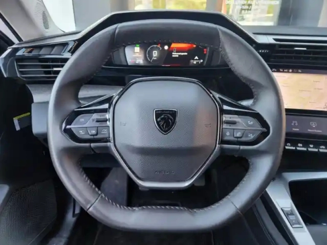 Peugeot 308 iii puretech 130 s&amp;s allure pack — photo 9
