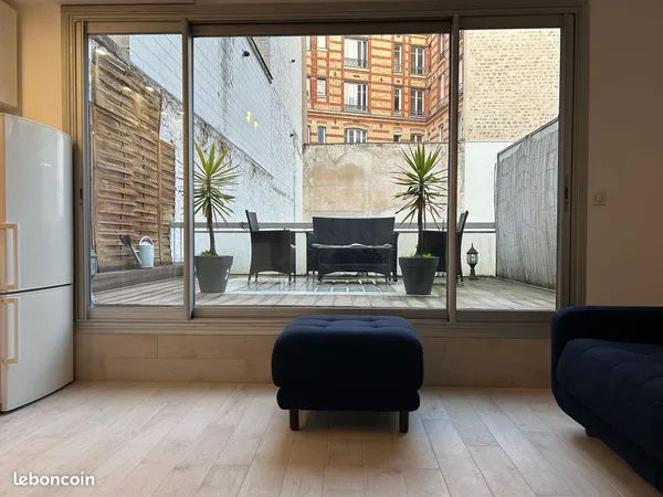 F2 avec terasse/ Rue de Tocqueville 75017