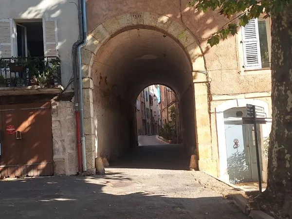Maison de village à restaurer entièrement