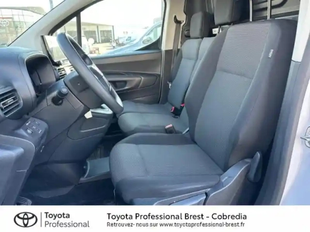 Toyota Proace city medium 100 d-4d start mc24 — photo 18