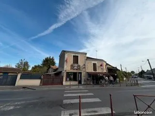 Bergerac - immeuble commercial 150 m² avec terrasse - a saisir