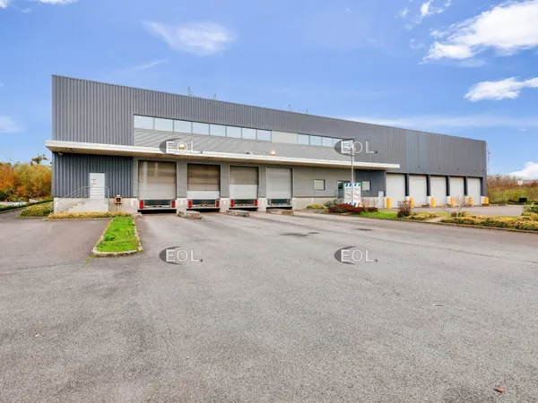 Entrepôt 3668 m²