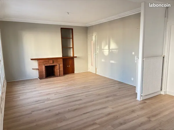 T4 lumineux 80m2 - BD LÉON BLUM - en direct
