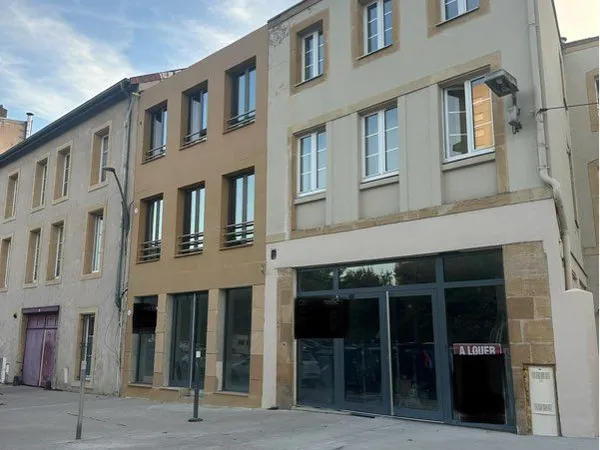 Local commercial/ bureau Metz