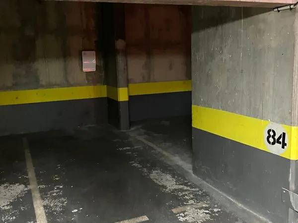 Place de parking avec borne de recharge électrique - Paris 6e (Luxembourg)